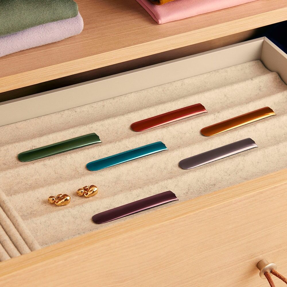 Paneles frontales para Ploom AURA en Dark Orchid y otras opciones de color.